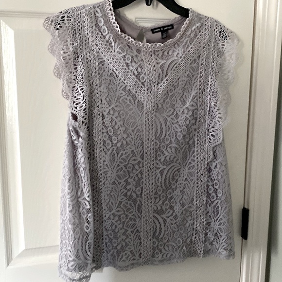 Gorgeous lace ruffle sleeve tee - Picture 1 of 3